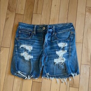 American Eagle Outfitters Midi Blue Distressed Jean Shorts Size 4